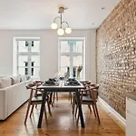 Apartment Modern In The Old Centre