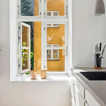 Modern In The Old Centre Apartment *